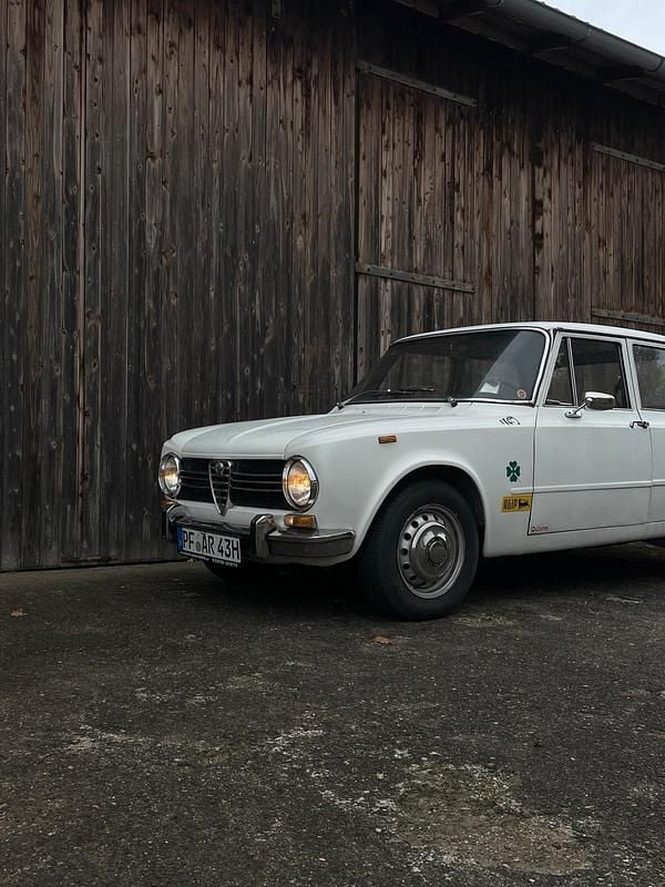 Weiß Gebraucht 1968 Alfa Romeo Giulia 1300 Ti Limousine | 12.500 € - Bild 1/4