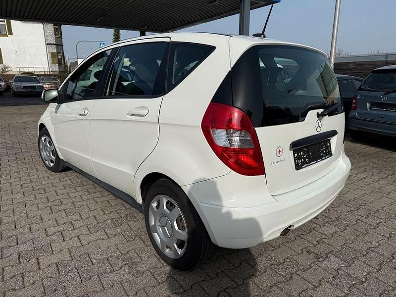 Gebraucht Mercedes A150 95 PS (69 kW) 2009 Weiß Limousine