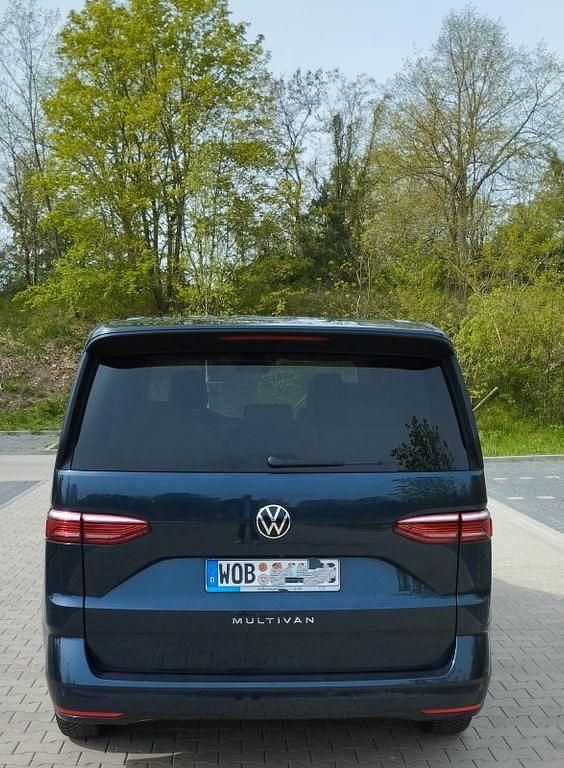 Gebraucht VW Multivan Life 136 PS (100 kW) 2022 Blau Van