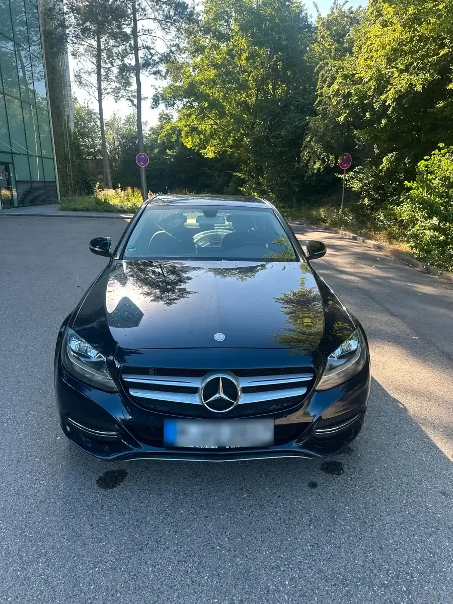 Gebraucht Mercedes C180 156 PS (114 kW) 2014 Blau Limousine