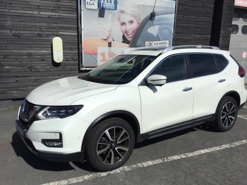 Weiß metallic Gebraucht 2018 Nissan X-Trail Tekna SUV | 20.040 € (Teuer) - Bild 1/4