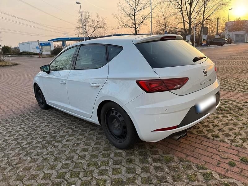 Second-hand Seat Leon FR 150 CP (110 kW) 2018 Alb Berlinǎ
