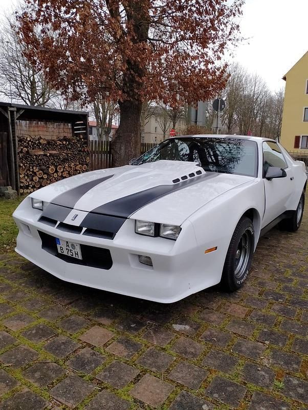 Weiß Gebraucht 1984 Chevrolet Camaro Coupé | 14.700 € - Bild 1/4