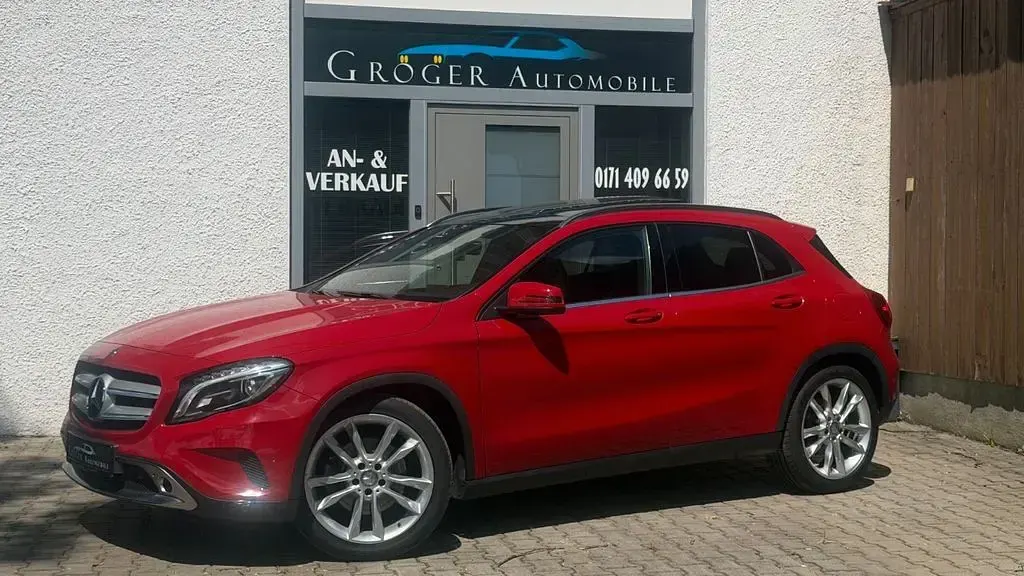 Gebraucht Mercedes GLA250 211 PS (155 kW) 2014 Rot SUV
