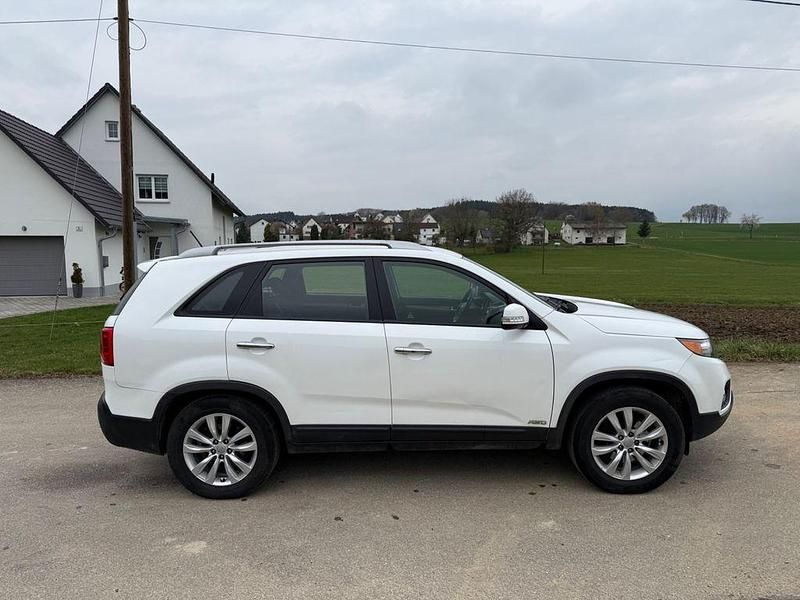 Używany Kia Sorento Attract 197 KM (144 kW) 2012 Biały SUV