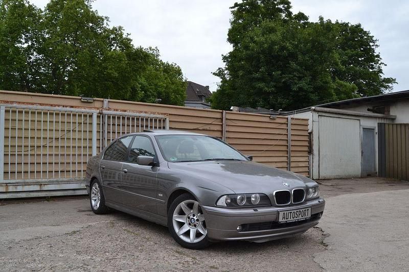 Gebraucht BMW 520 Lifestyle 170 PS (125 kW) 2002 Grau Limousine