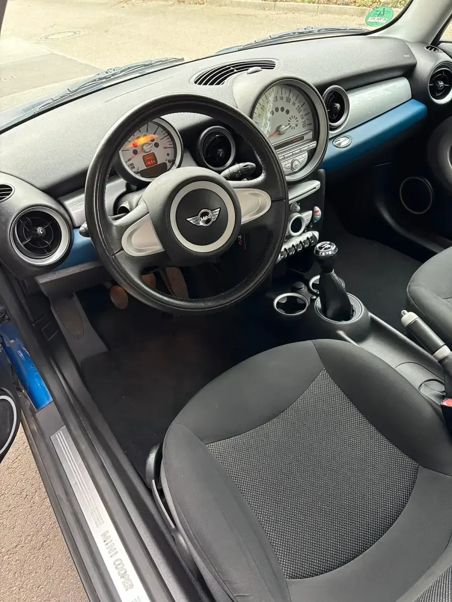 Używany Mini Cooper 120 KM (88 kW) 2007 Niebieski Hatchback