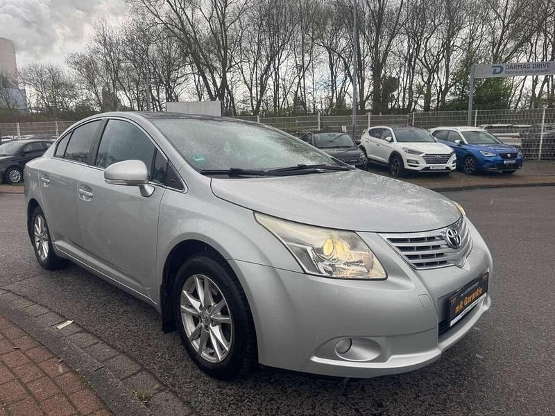 Gebraucht Toyota Avensis 147 PS (108 kW) 2011 Silber Limousine