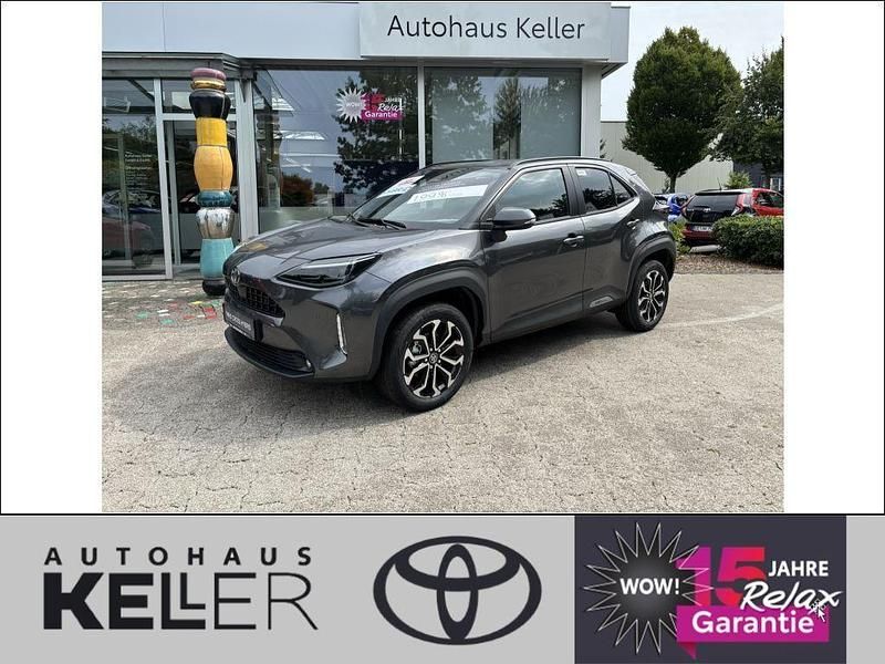 Grau Neu 2025 Toyota Yaris Cross SUV | 32.160 € (Etwas zu teuer) - Bild 1/4