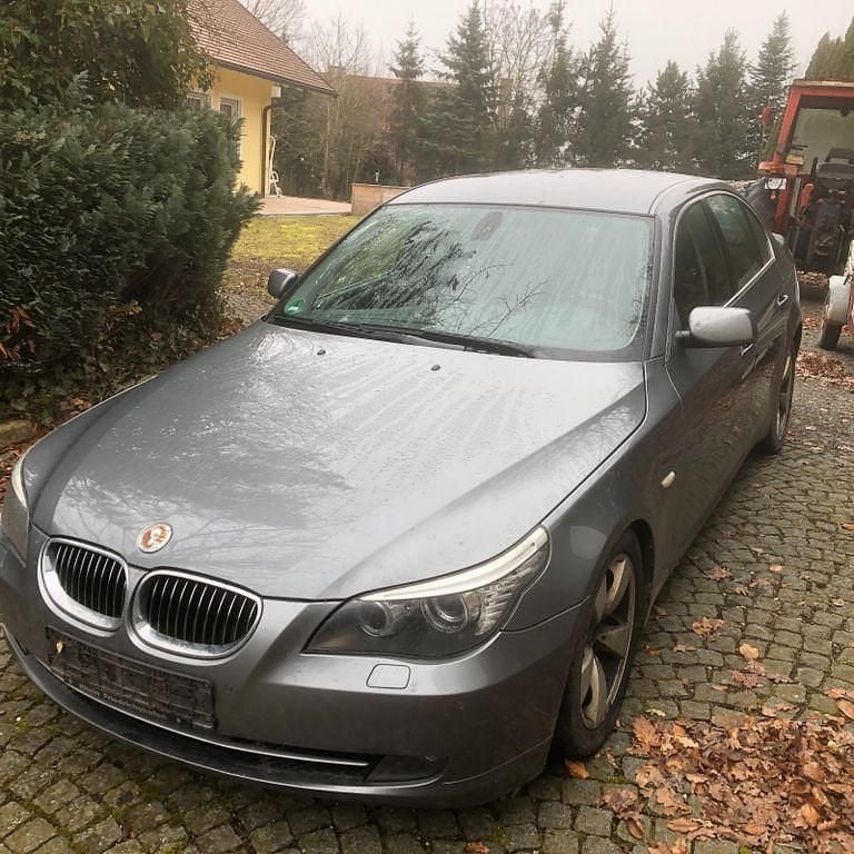 Gebraucht BMW 525 193 PS (141 kW) 2007 Silber Limousine