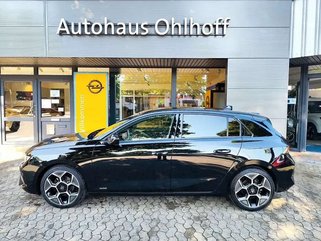 Gebraucht Opel Astra Ultimate 131 PS (96 kW) 2023 Schwarz Kleinwagen