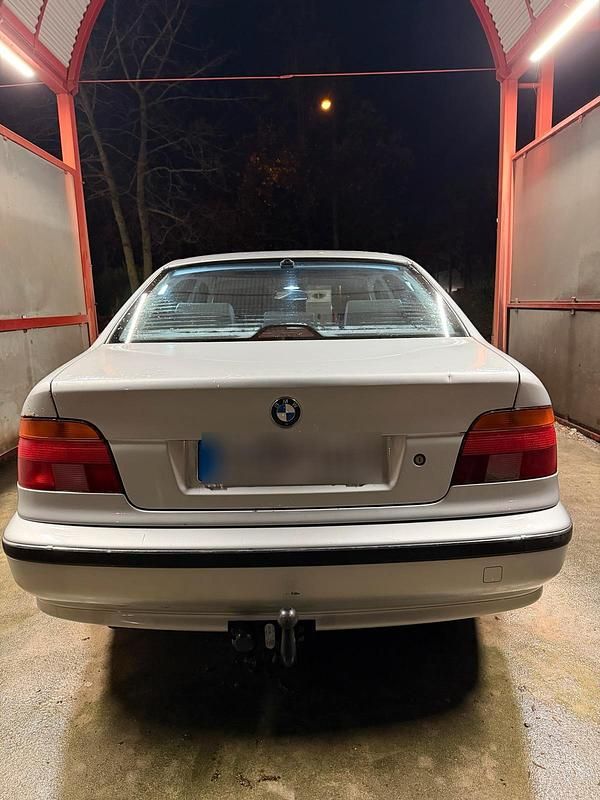 Gebraucht BMW 528 193 PS (141 kW) 1999 Silber Limousine