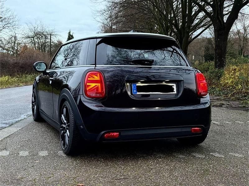 Gebraucht Mini Cooper SE Classic 135 kW (184 PS) 2021 Schwarz Kleinwagen