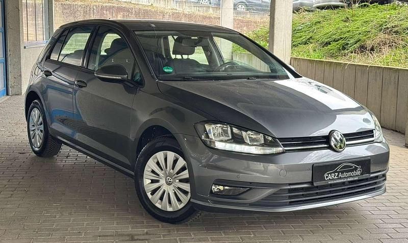 Gebraucht VW Golf VII Trendline 116 PS (85 kW) 2018 Indiumgrau metallic Kleinwagen