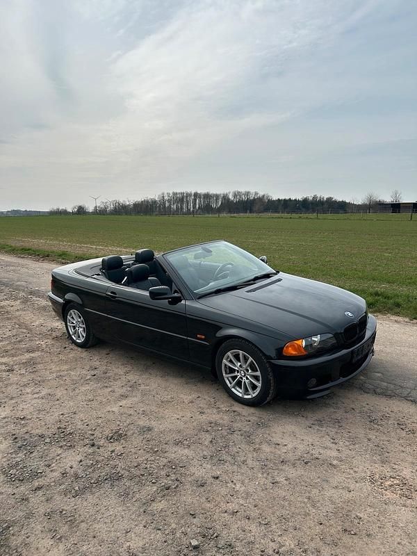 Gebraucht BMW 325 192 PS (141 kW) 2001 Schwarz Cabrio