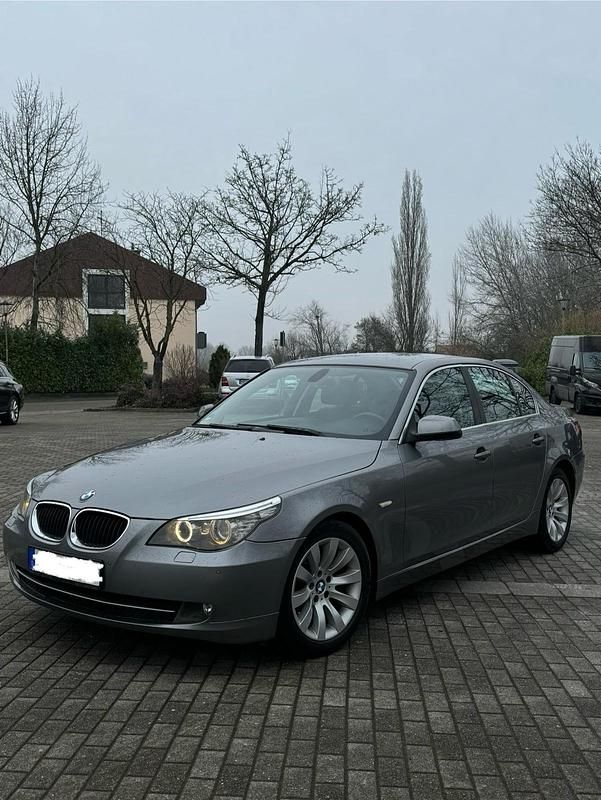 Gebraucht BMW 520 163 PS (119 kW) 2010 Grau Limousine