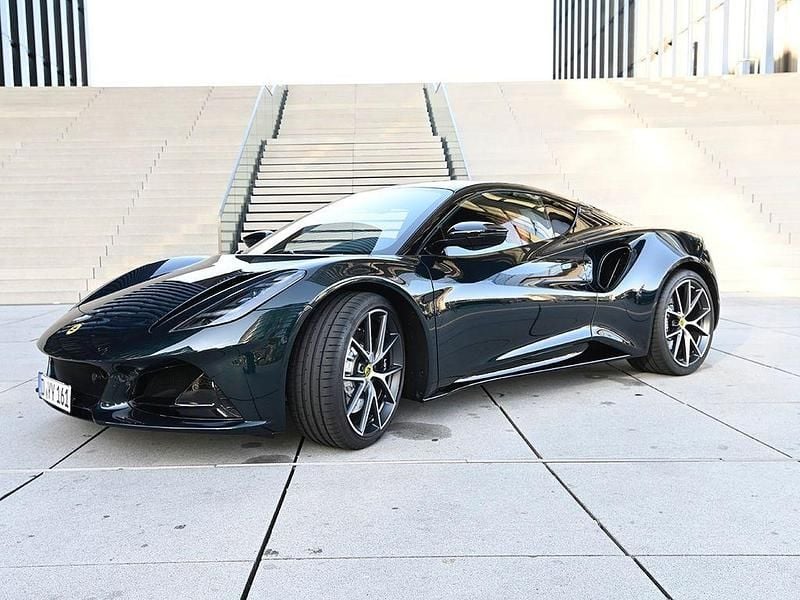 Grün Gebraucht 2024 Lotus Emira Coupé | 86.500 € - Bild 1/4