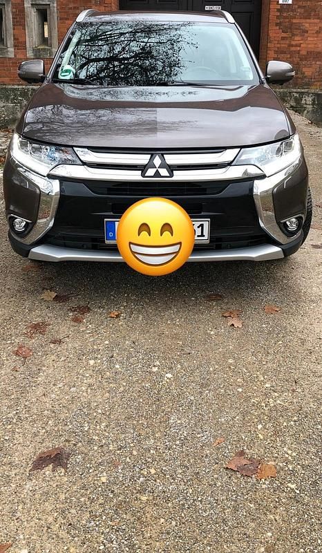 Braun Gebraucht 2018 Mitsubishi Outlander SUV | 15.500 € - Bild 1/4