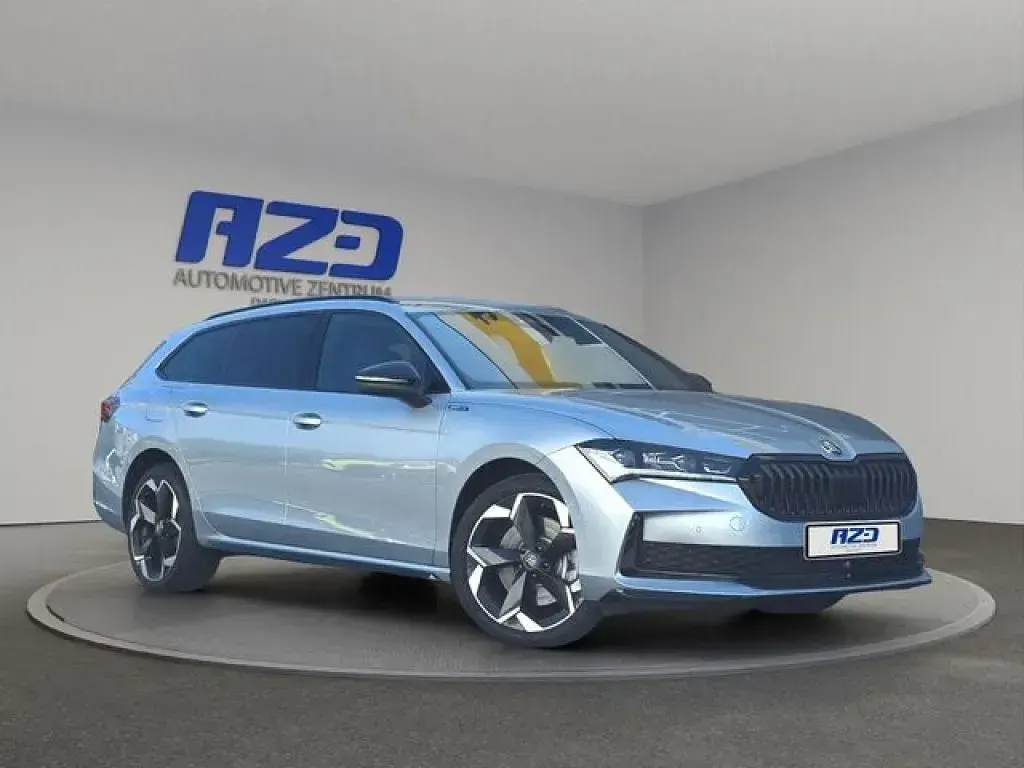 Gebraucht Skoda Superb SportLine 204 PS (150 kW) 2025 Pebble silber metallic Kombi