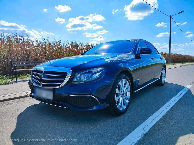 Blau Gebraucht 2017 Mercedes E400 Exclusive Limousine | 26.000 € - Bild 1/4