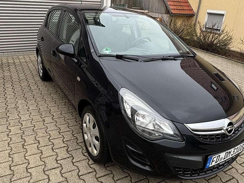 Gebraucht Opel Corsa Edition 87 PS (63 kW) 2013 Limousine