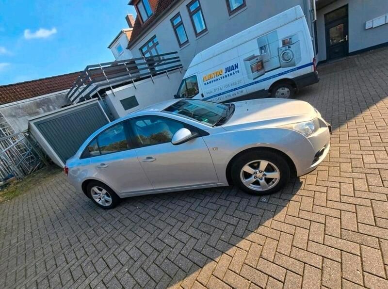 Silber Gebraucht 2009 Chevrolet Cruze Limousine | 4.399 € - Bild 1/4