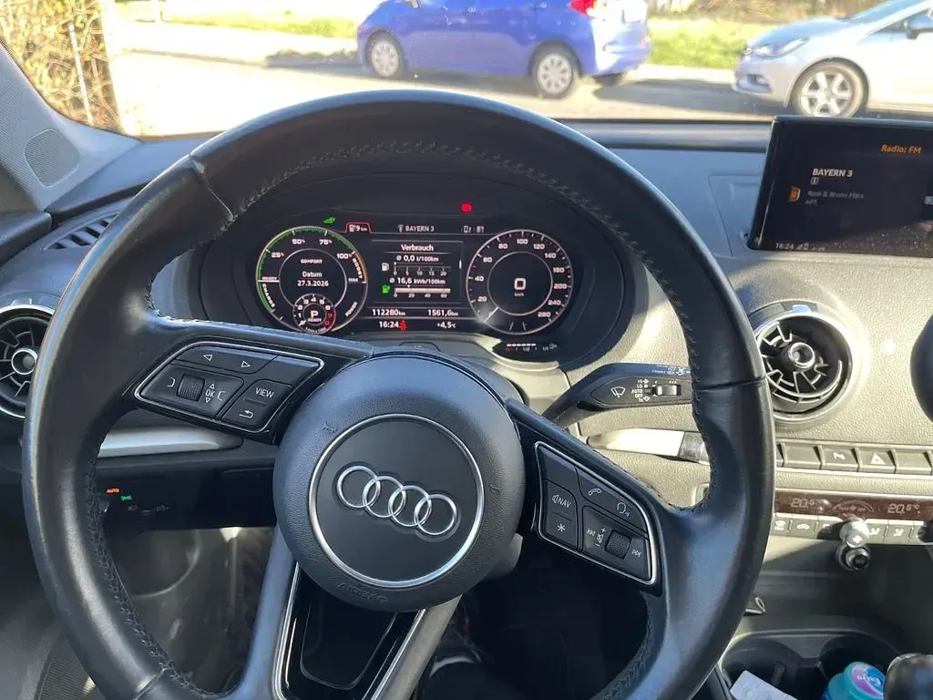 Gebraucht Audi A3 Sportback e-tron 204 PS (150 kW) 2017 Schwarz Kleinwagen