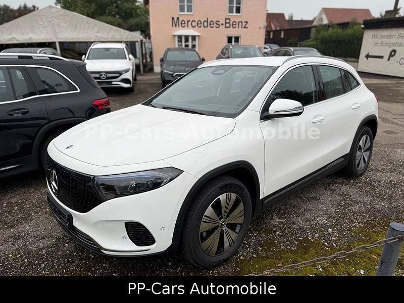 Polarweiss Gebraucht 2024 Mercedes EQA350 Advanced SUV | 33.669 € (Fairer Preis) - Bild 1/4