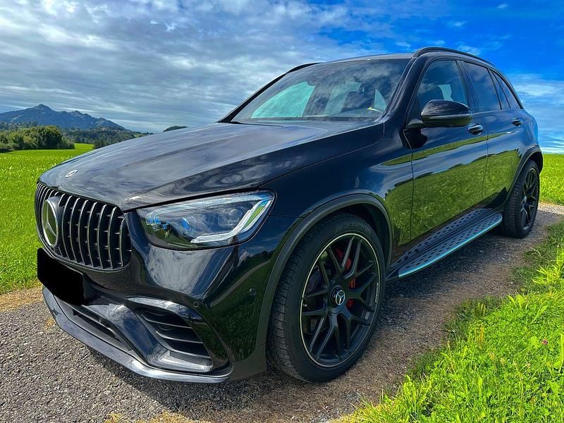 Schwarz Gebraucht 2021 Mercedes GLC63 AMG AMG SUV | 58.599 € (Fairer Preis) - Bild 1/4