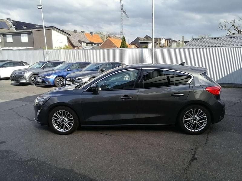 Gebraucht Ford Focus Titanium 120 PS (88 kW) 2019 Magneticgrau (metallic) Kleinwagen