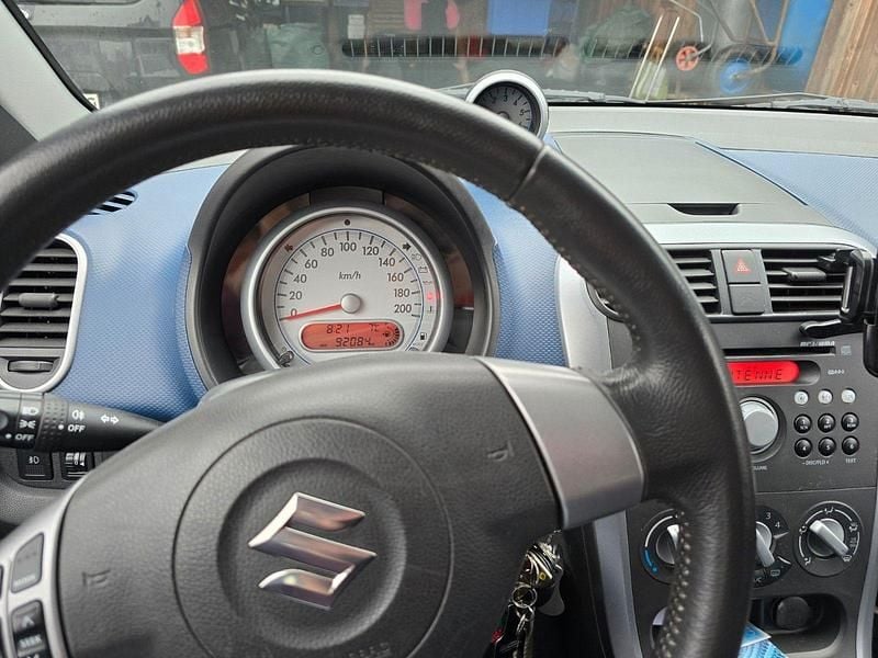 Gebraucht Suzuki Splash Comfort 86 PS (63 kW) 2009 Grau Kleinwagen
