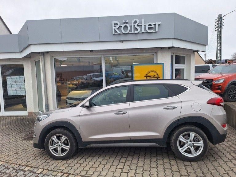 Weiß Gebraucht 2016 Hyundai Tucson Premium SUV | 16.500 € (Fairer Preis) - Bild 1/4