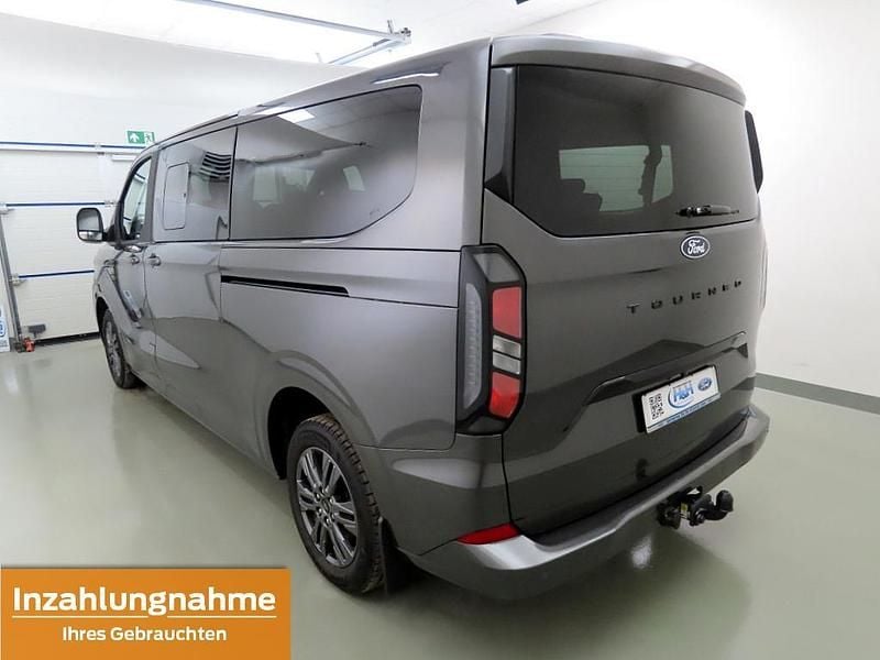 Gebraucht Ford Tourneo Custom Titanium 136 PS (100 kW) 2025 Magneticgrau Van