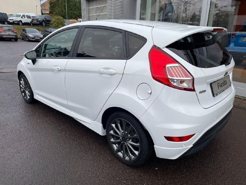 Gebraucht Ford Fiesta ST-Line 101 PS (74 kW) 2017 Frostweiß Kleinwagen
