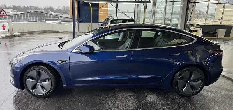 Gebraucht Tesla Model 3 350 kW (476 PS) 2019 Blau Limousine
