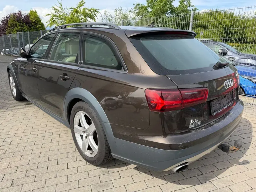 Gebraucht Audi A6 Allroad 272 PS (200 kW) 2015 Braun Kombi