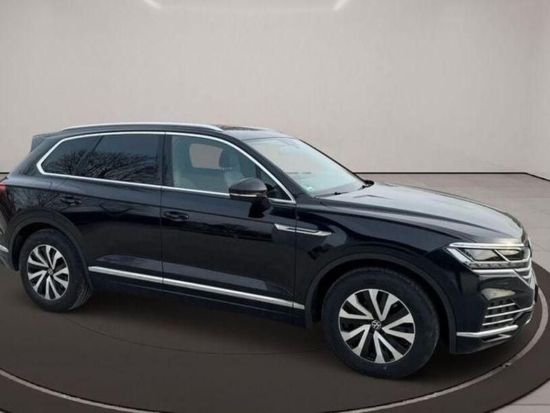 Gebraucht VW Touareg Elegance 286 PS (210 kW) 2018 Deep black SUV