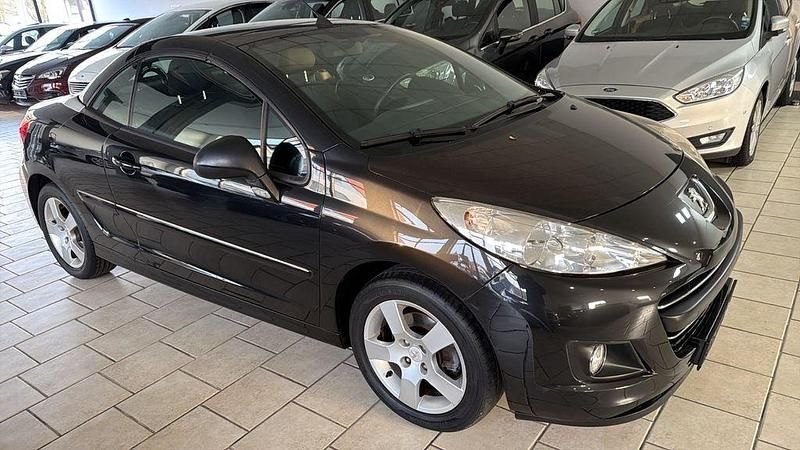 Gebraucht Peugeot 207 CC Active 120 PS (88 kW) 2012 Schwarz Cabrio