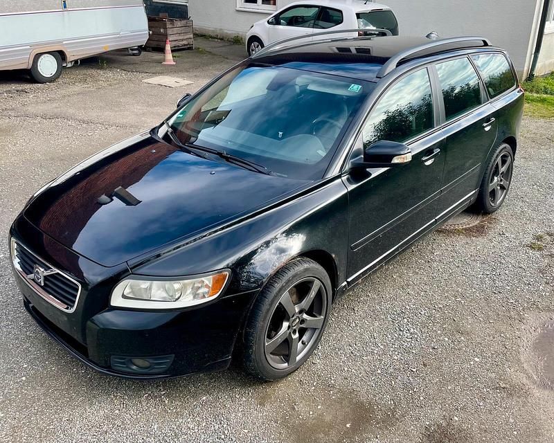 Schwarz Gebraucht 2007 Volvo V50 Kombi | 1.560 € (Superpreis) - Bild 1/4