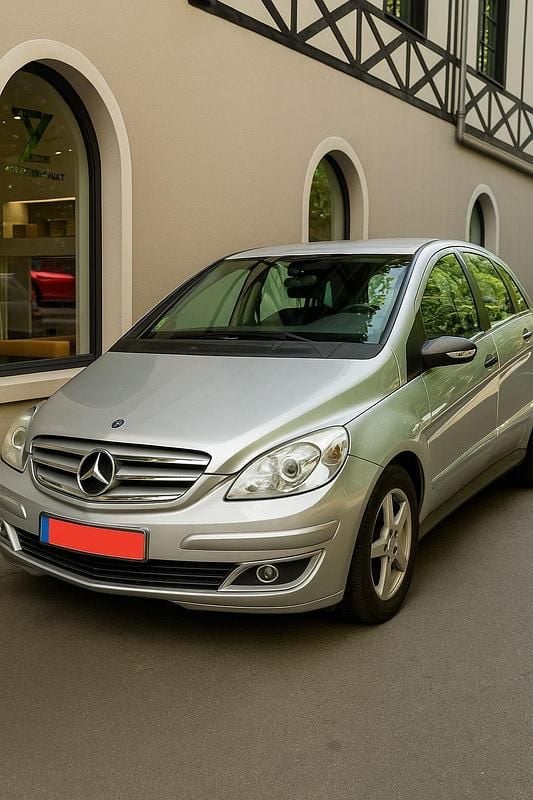 Silber Gebraucht 2007 Mercedes B150 Van / Kleinbus | 3.800 € (Guter Preis) - Bild 1/1
