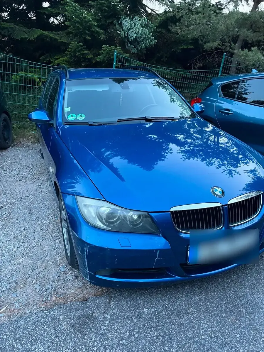 Gebraucht BMW 318 122 PS (89 kW) 2007 Blau Kombi