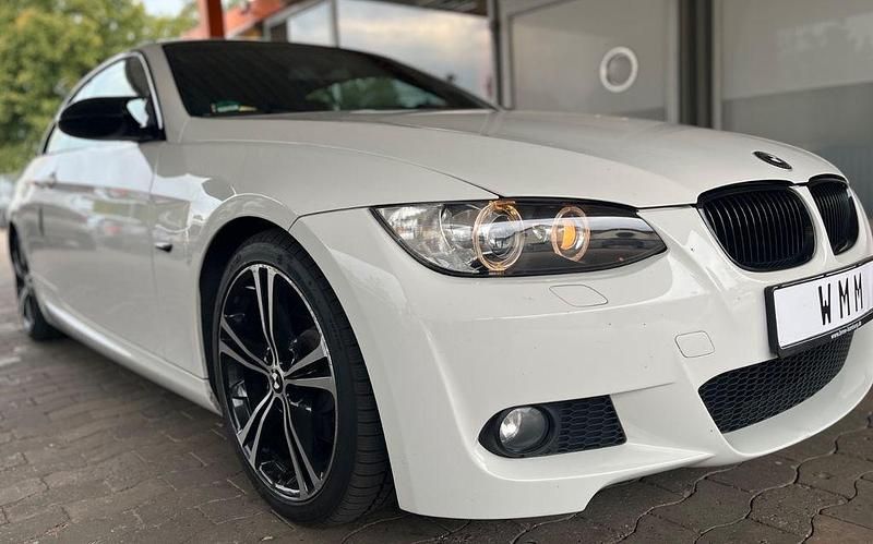 Weiß Gebraucht 2009 BMW 325 Cabriolet M Sport Cabrio | 13.500 € (Fairer Preis) - Bild 1/4