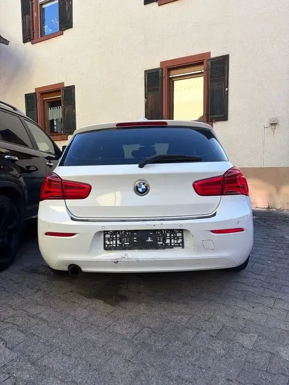 Gebraucht BMW 116 116 PS (85 kW) 2016 Weiß Kleinwagen