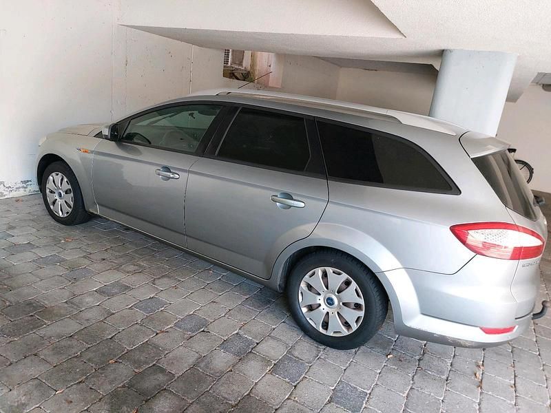 Gebraucht Ford Mondeo 145 PS (106 kW) 2009 Grau Kombi