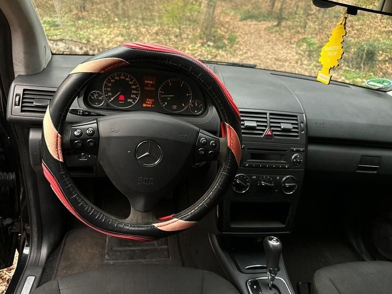 Gebraucht Mercedes A160 83 PS (61 kW) 2010 Schwarz Kleinwagen