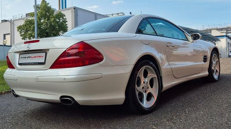 Gebraucht Mercedes SL500 306 PS (225 kW) 2006 Designo mystic weiß metallic Cabrio