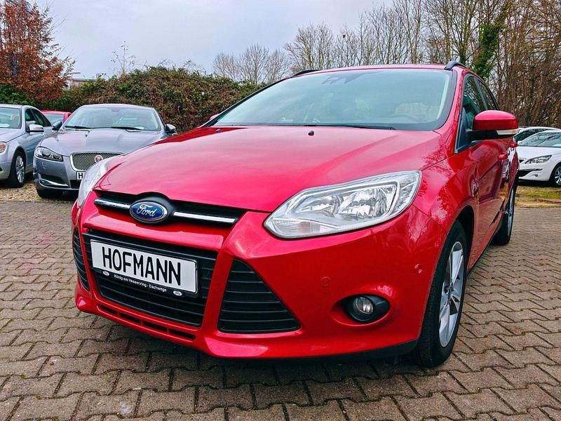 Gebraucht Ford Focus Champions Edition 116 PS (85 kW) 2013 Rot Kombi