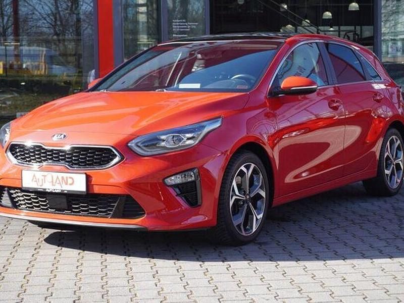 Gebraucht Kia Ceed Spirit 140 PS (102 kW) 2018 Rot Kleinwagen