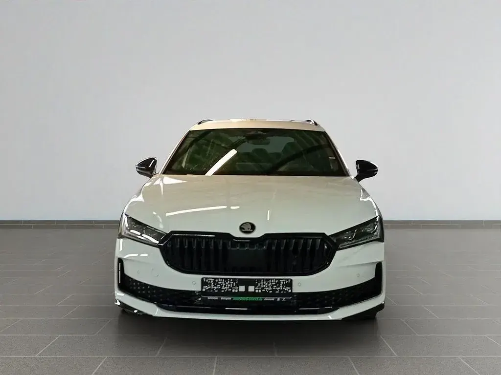 Neu Skoda Superb SportLine 204 PS (150 kW) 2025 Weiß Kombi