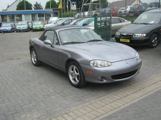 Gebraucht Mazda MX5 110 PS (80 kW) 2002 Grau metallic Cabrio